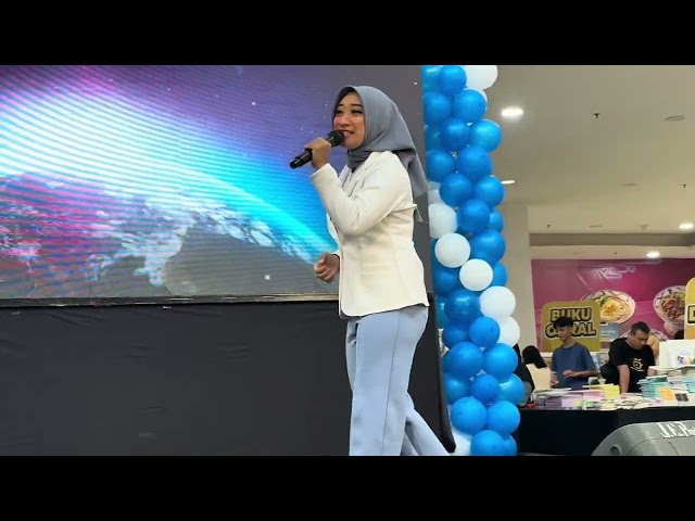 Singing "A Whole new World" | Talent Show 2025 EnglishONE Madiun