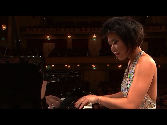 Yuja Wang: Schumann Piano Concerto in A minor Op. 54 [HD]