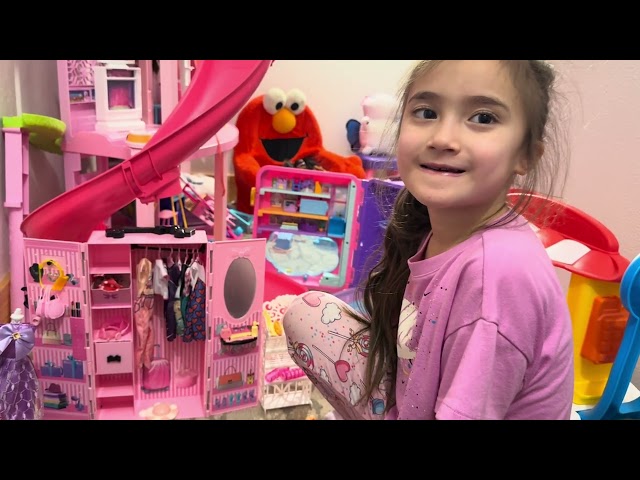 Trending CUTE Baby Girl Playing BARBIE DOLLS #barbie #asmr #dolls #shorts #cute #jilanainusa