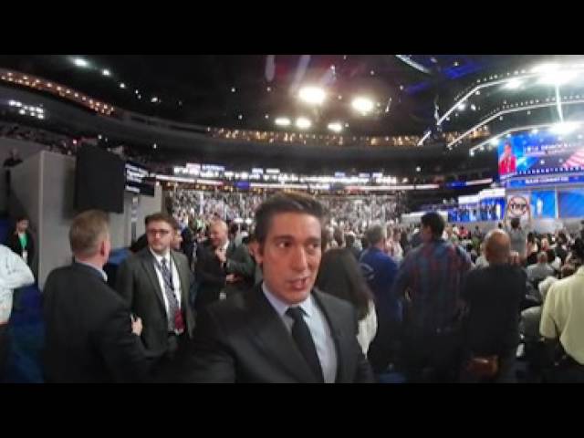 David Muir takes you on a 360° tour at the Democratic National Convention in Philadelphia | ABC News