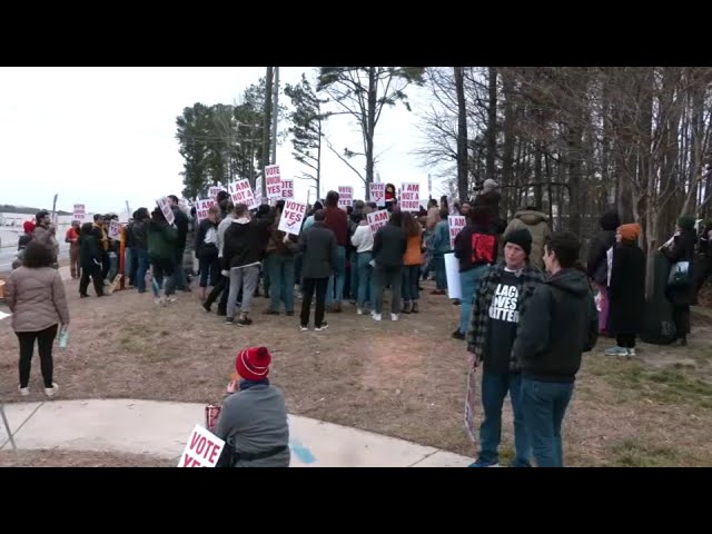 Amazon workers in Garner rally for union