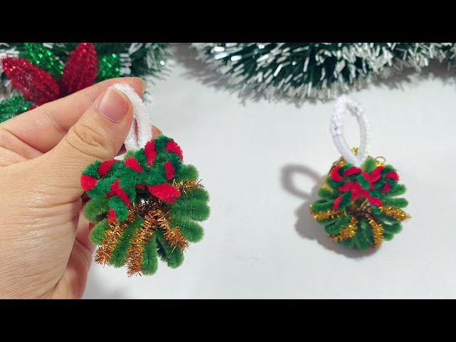 🎄 Easy Christmas Wreath with Chenille Wire | Christmas Wreath Making Ideas | DIY Christmas Decor 🎀