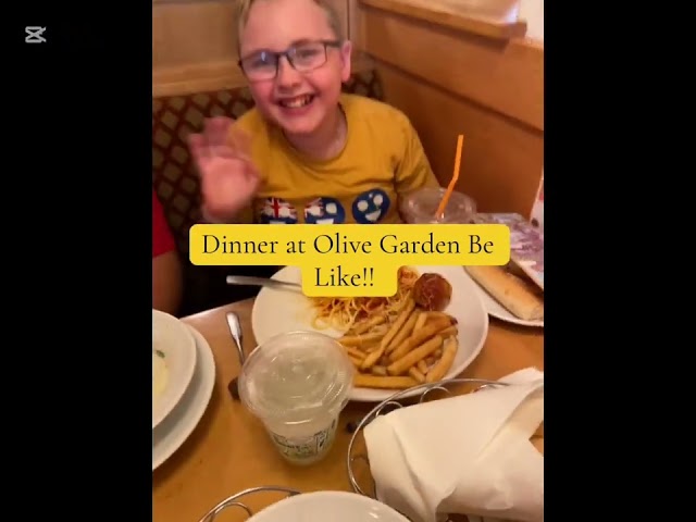 This was our first time having dinner at Olive Garden and safe to say it was AMAZING!!