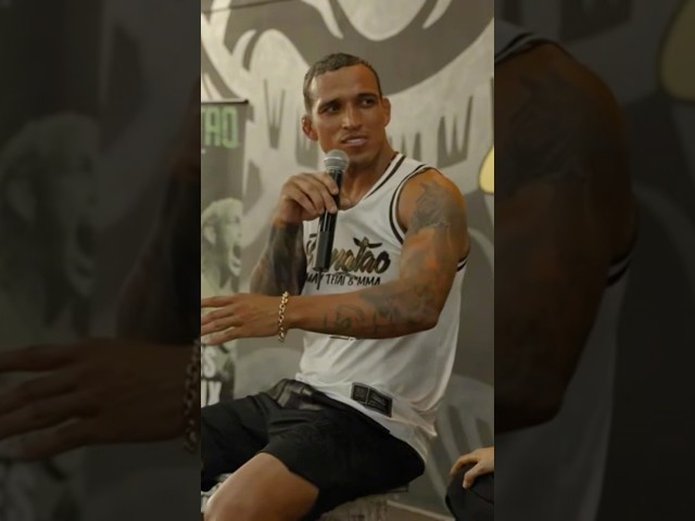 Asking Charles Oliveira 💭 #ufc #charlesoliveira #mmanews #mma #ufcnews #mmafighter #mmatraining