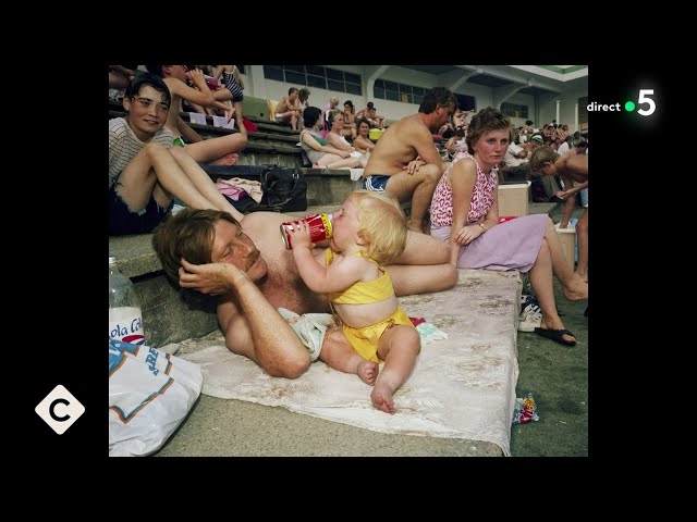 Martin Parr à la plage dans l’Œil de Pierre Lescure- C à vous