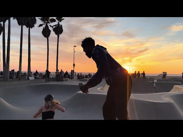 🌎 Sunset Walk & Skaters at Venice Beach | Relaxing 30-Minute Stroll by the Ocean 🌅 @LA_Walks