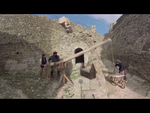 Exposició temporal "L’esplendor dels castells medievals catalans" 1