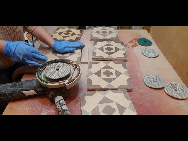 Polishing hydraulic tiles, Renovation Live, Stream