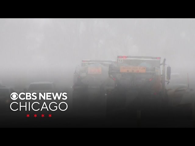 Snow plow crews work to clear roads in Chicago's west, northwest suburbs