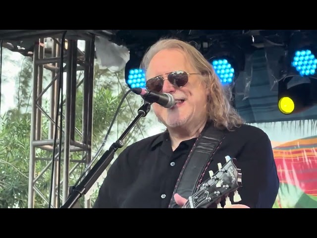 Warren Haynes & Danny Louis performing Ballerina