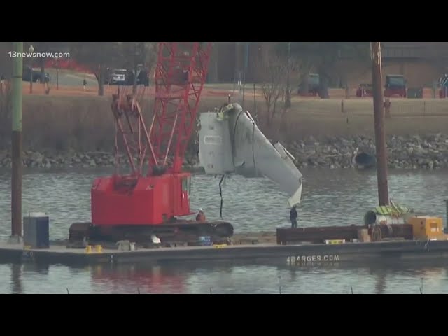 Large portion of American Airlines jet pulled from river after deadly air collision near DC