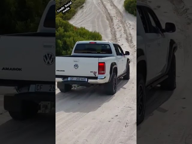 Old Toyota Hilux vs. Old VW Amarok - Off-Road