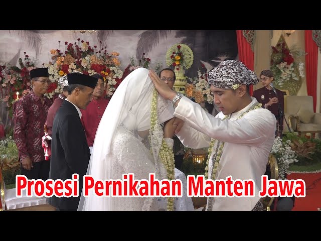 Prosesi Acara Pernikahan Pengantin Jawa Di Desa