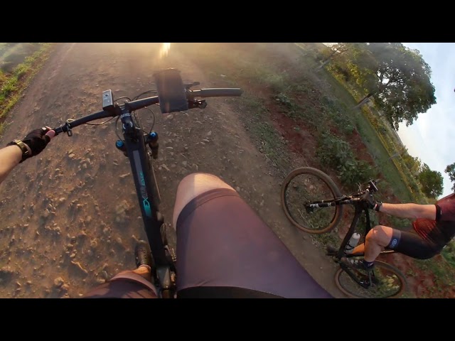 MTB por Dois Irmãos do Buriti com o amigo Lucas. Pegando o pôr do 🌞 🌅. Gear 360. Sense exault evo