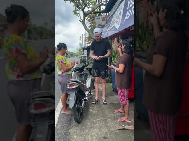 Luke Erwin share happiness in Bali