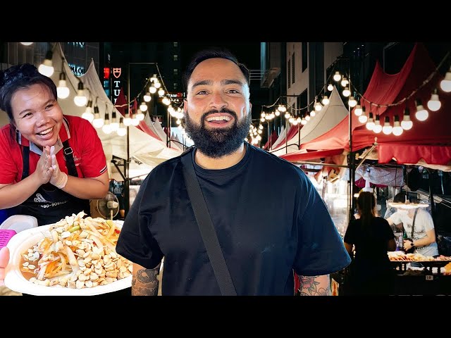 INSANE Street Food in Bangkok, Thailand 🇹🇭 (Night Market Edition)