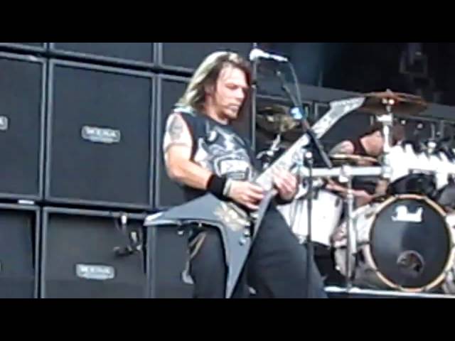 Bullet For My Valentine - Tears Don't Fall Live Kansas City 7/21/2009