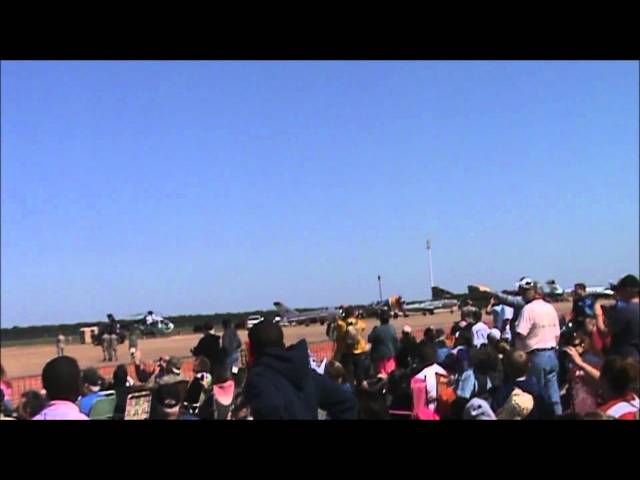 USAF THUNDERBIRDS AT BAFB 2012.flv