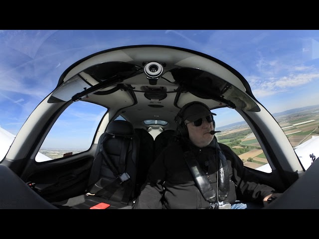 Cirrus SR22-G2 Landing in EDMS, Straubing, Bavaria