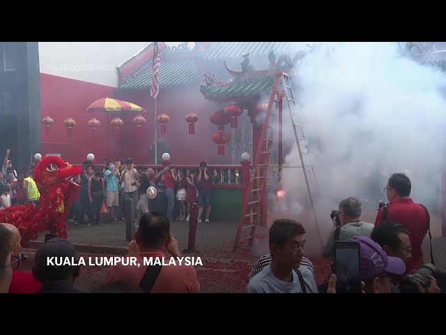 Chinese descendants celebrate Lunar New Year throughout Asia