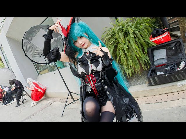 [VR180] Hatsune Miku Witch with Lantern cosplay in SEP Game Comic Con, Chengdu, China