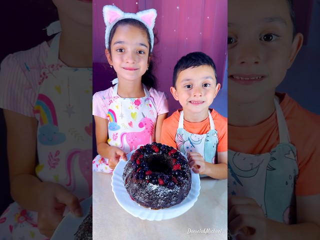 Children make delicious chocolate banana berries cake #shorts #viral #food #trending #kids #viral