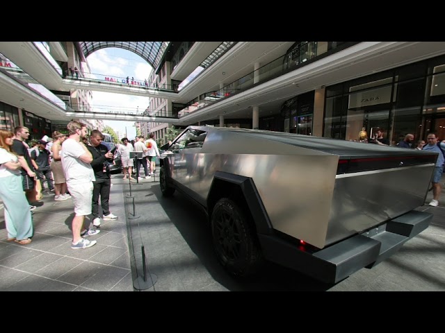 Canon VR180 3D - Tesla Cybertruck in Berlin (Stills)