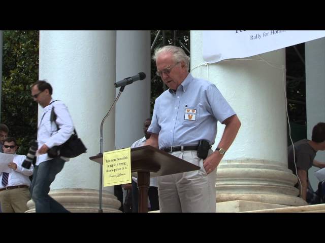 Mitchell Green of The UVA Faculty Senate speaks at the Rally for Honor