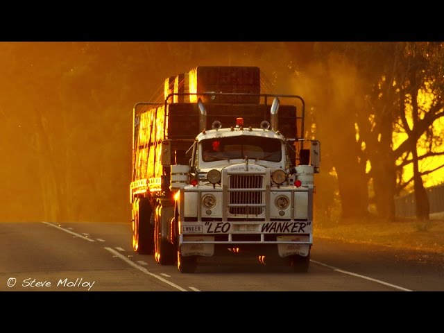 Trucks : 1963 B Model Mack Still Running Interstate