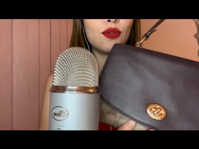 ASMR| ¿Qué hay en mi bolsa ? Mascando chicle