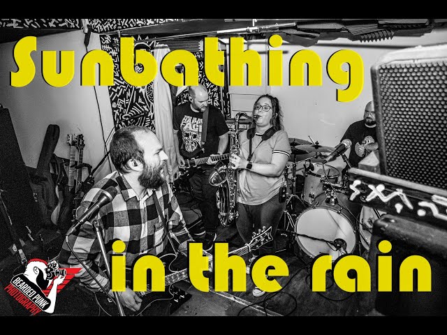 Sunbathing in the rain (ft. Bonnie Ross) - Live at Roots, Dundee