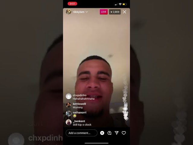 HStikkytokky rolls up a fat ￼zoot 3.5g on IG live