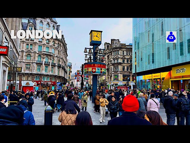 London Winter Walk 🇬🇧 Trafalgar Square to Regent & Oxford Street | Central London Walking Tour HDR