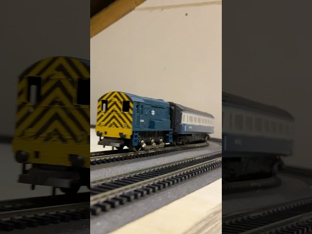 Class 09 shunting around coaches #railway #train #modeltrains #railroad #modelrailway #trainspotting