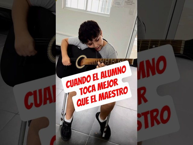 Cuando el alumno toca mejor que el maestro😅 #clasesdeguitarra #guitarristas #funny #fyp #humor