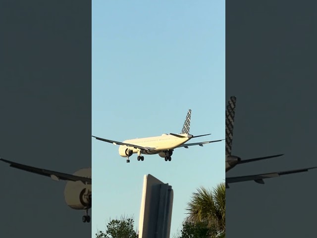 Airplane landing #airplane #aircraft