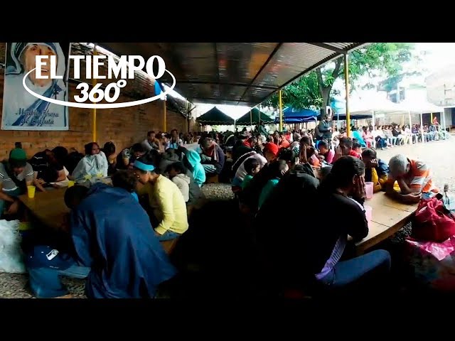 Recorra la casa donde un sacerdote alimenta a diario a dos mil venezolanos | EL TIEMPO