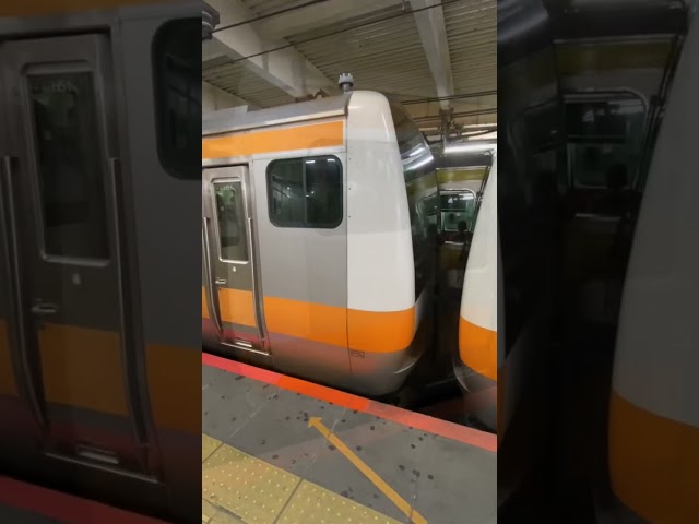 [JR Chuo Line E233 series 0 series, connection between leading cars (August 2023, Mitaka Station)]