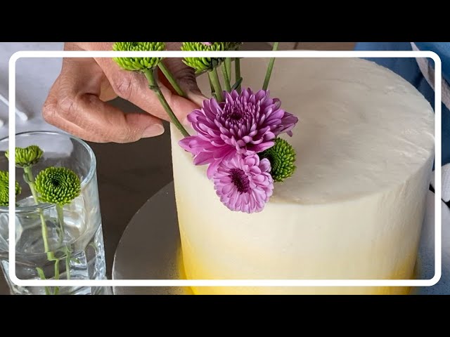 STOP Adding REAL FLOWERS TO YOUR CAKE Like This....