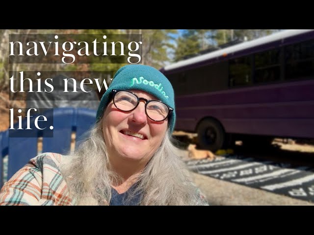 🚌 Artist lives in a school bus - healing journey and new mobile studio/gallery ✨