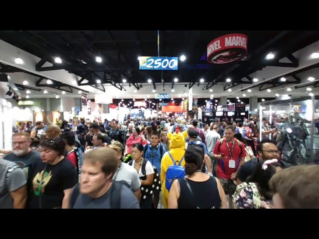 Walking Around Inside Comic Con 2018