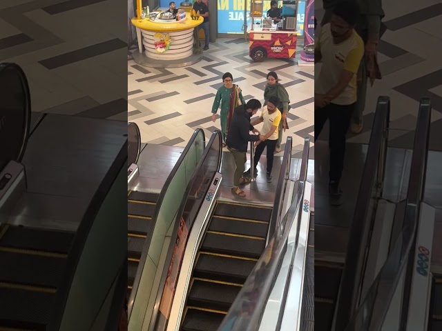 Who are having the fear of escalator 🤣 /#shorts #indiashorts #india #pakistanshorts #funnyshorts