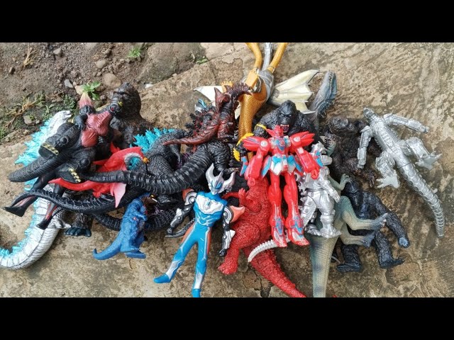 Hunting found ultimate Godzilla, Kingkong X, gundam robot, Ultraman and many more