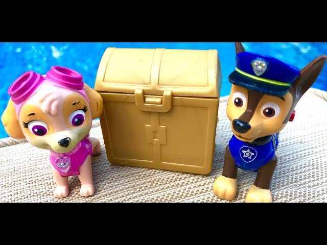 Skye Family Boat Paw Patrol Sea Patrol saves Jake and the Neverland pirates from Bad Captain Hook