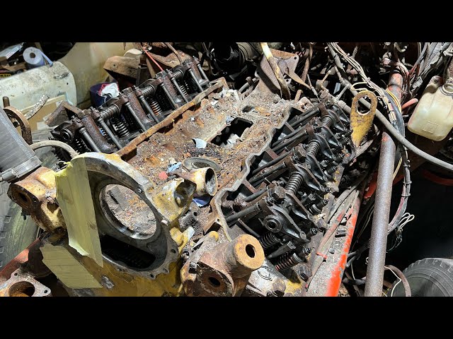 CAT 3408 diesel V8 strip down, the rustiest Kenworth engine you've ever seen? #v8  #truck #diesel