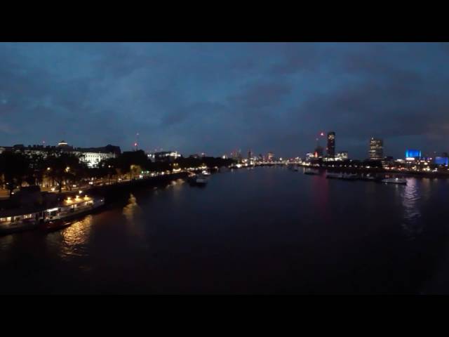 London at night (360°)