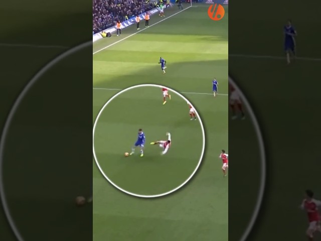 Hazard’s Leg Across Trick! 🔥 Shield the Ball Like a Pro ⚽🦵