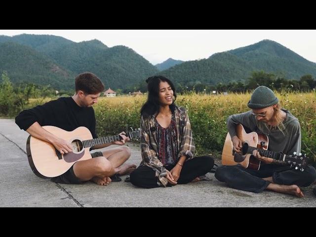 Breezeblocks at Sunset: Acoustic Magic in Pai, Thailand