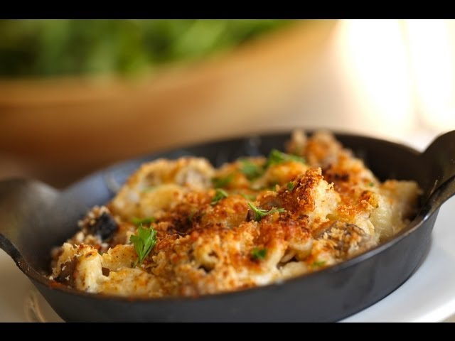 Beth's Baked Mac & Cheese Dinner | ENTERTAINING WITH BETH