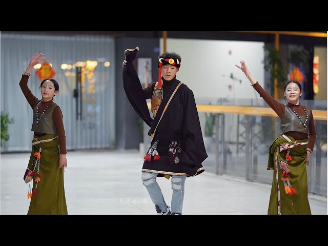 A cheerful Tibetan dance by the Tibetan brother and sisters